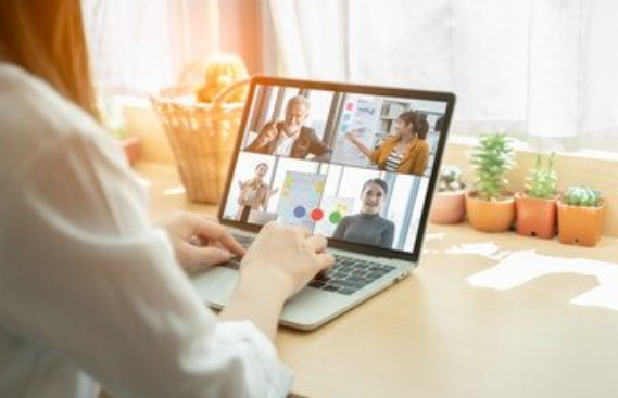 online Spanish courses companies FUNDAE